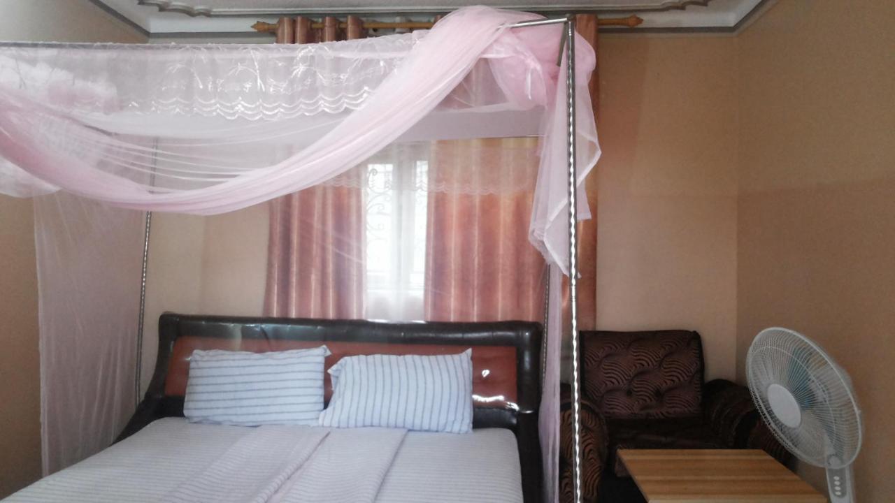 Rock Shadow Hotel Koboko Екстер'єр фото